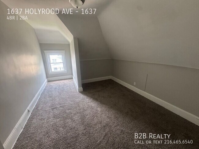 Building Photo - 1637 Holyrood Rd