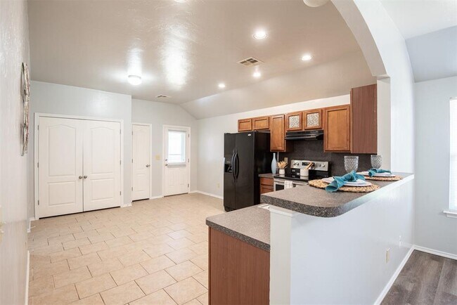 Building Photo - 8109 Frye Ln