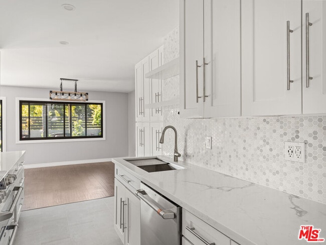 Building Photo - 7630 W 91st St