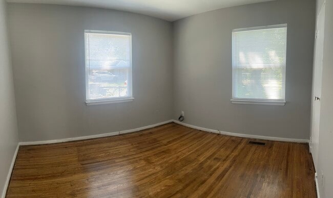 Building Photo - 610 Marquette Dr