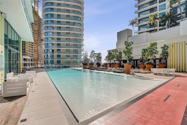 Building Photo - 1300 S Miami Ave