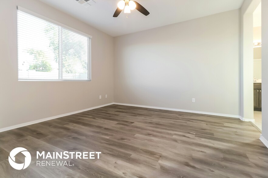 Building Photo - 25068 W Wayland Dr
