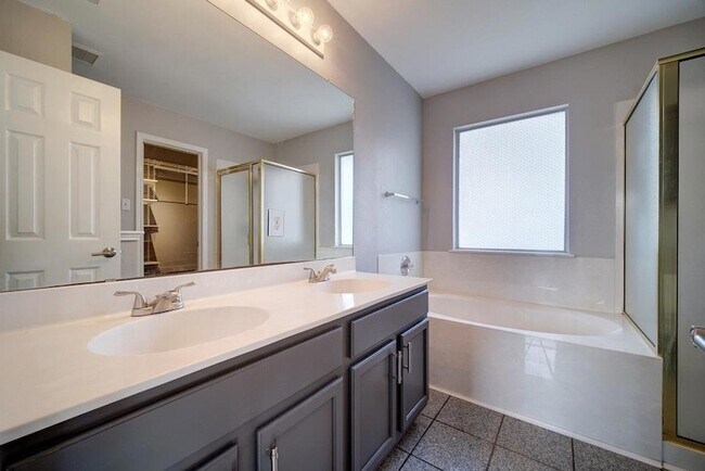 Building Photo - 15004 Sassafras Trail