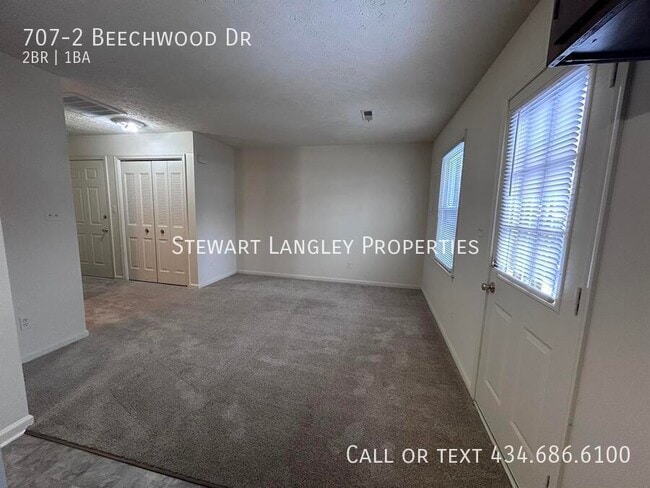 Building Photo - 707 Beechwood Dr