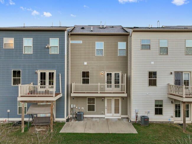 Building Photo - 407 Fairmont Dr