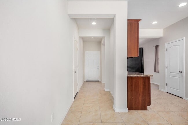 Building Photo - 4880 S 246th Ln