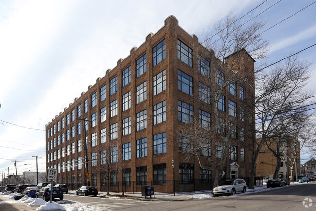 Building Photo - Pensdale Village I