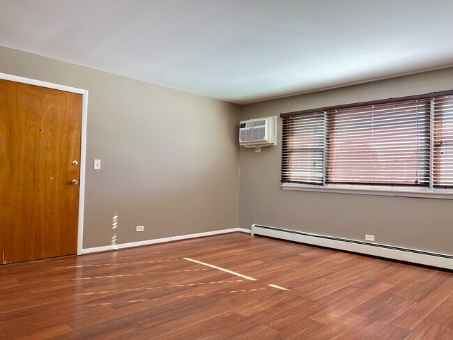 Building Photo - 637 Pasadena Ave