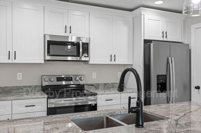 Building Photo - 36 Alden Ln