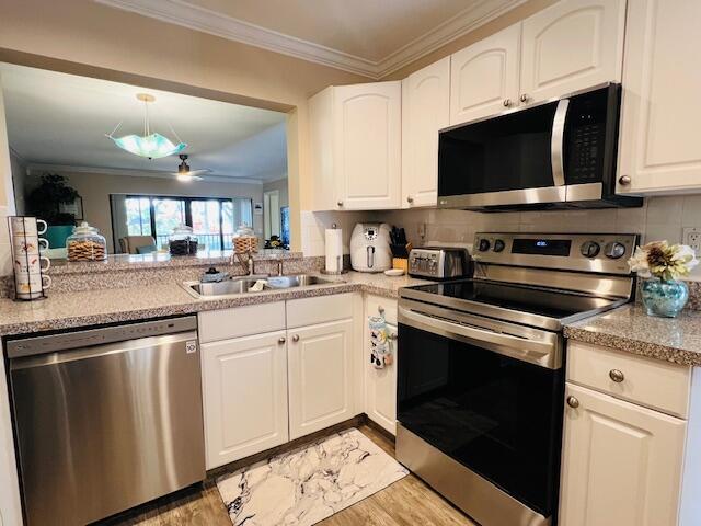 Building Photo - 100 Pelican Pointe Dr