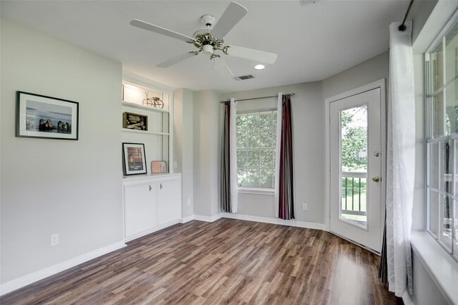 Building Photo - 112 Harbour Town Dr