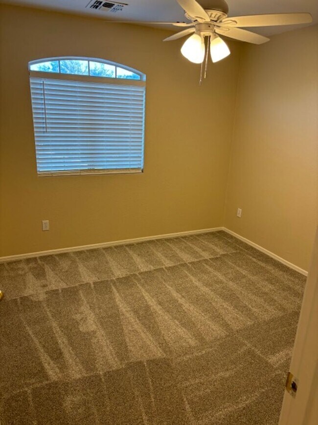 Building Photo - 4 bedroom home in Tempe