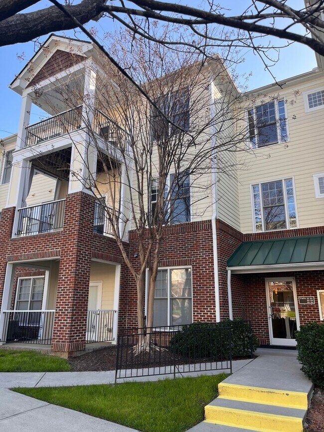 Building Photo - 901 Canenaugh Dr