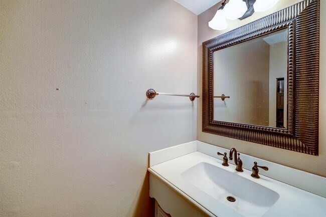 Building Photo - 19906 Medicine Bow Dr