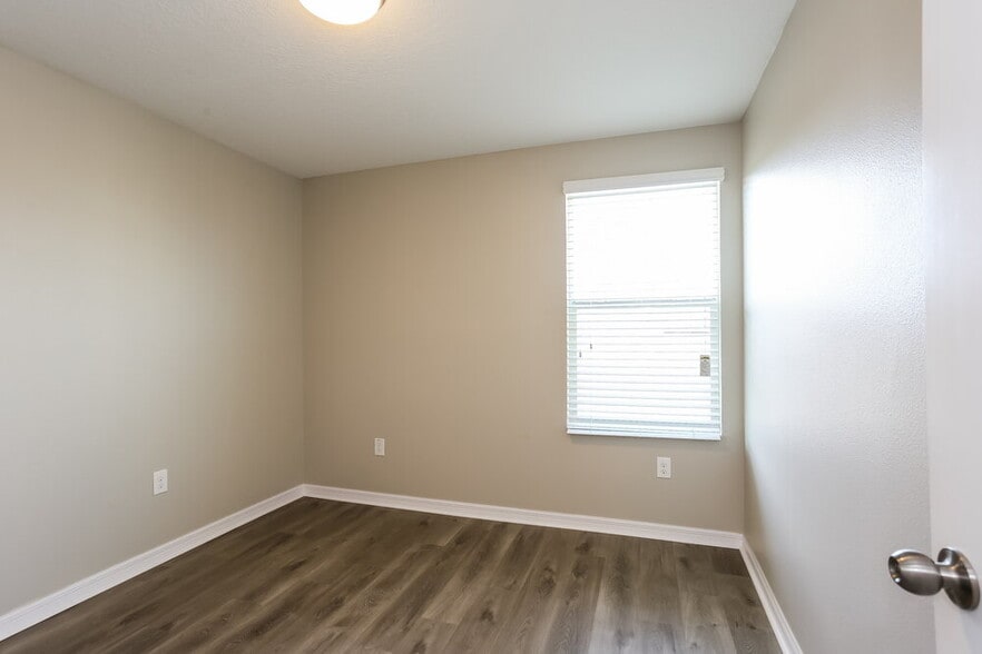 Building Photo - 137 Cascade Bend Dr