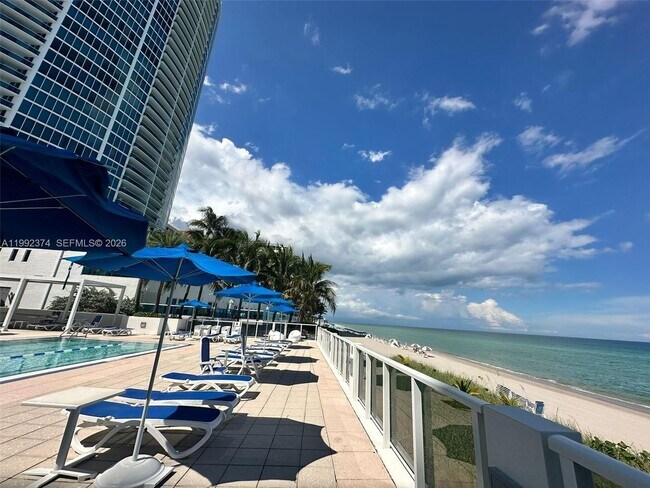 Building Photo - 2751 S Ocean Dr