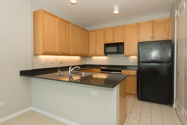 Building Photo - 501 N Clinton St