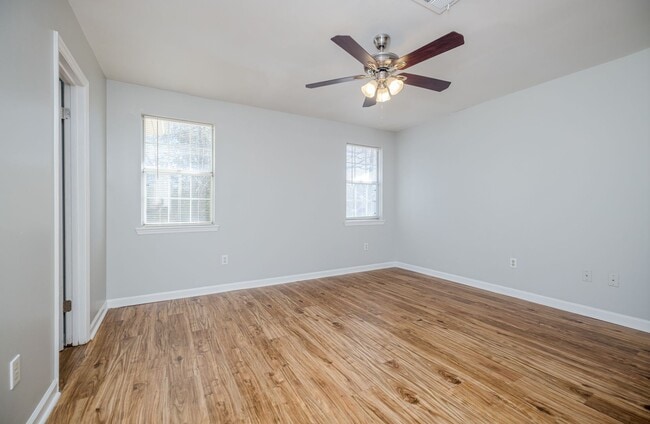 Building Photo - 125 Magnolia Dr