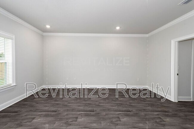Building Photo - 14578 Dayton Cir