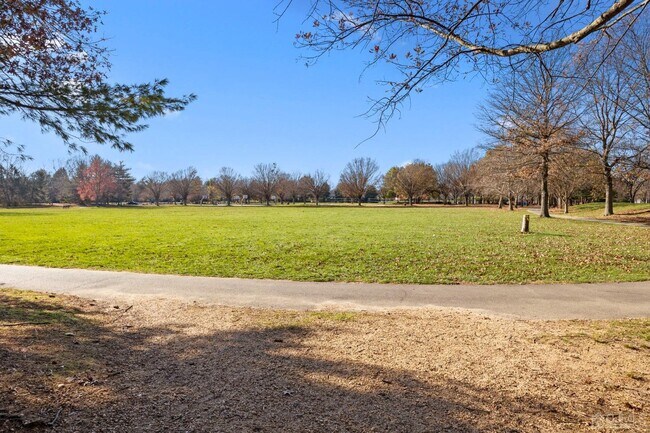 Building Photo - 7520 Tamarron Dr