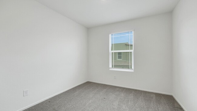 Building Photo - Gorgeous 3 bedroom townhome with attached ...