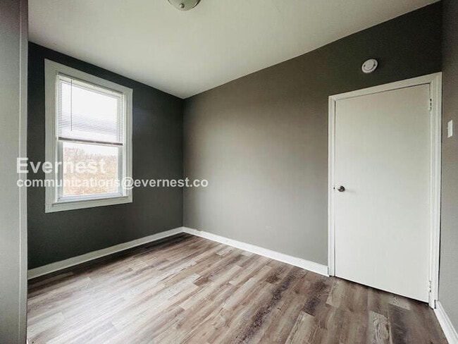 Building Photo - 763 Shaw Ave