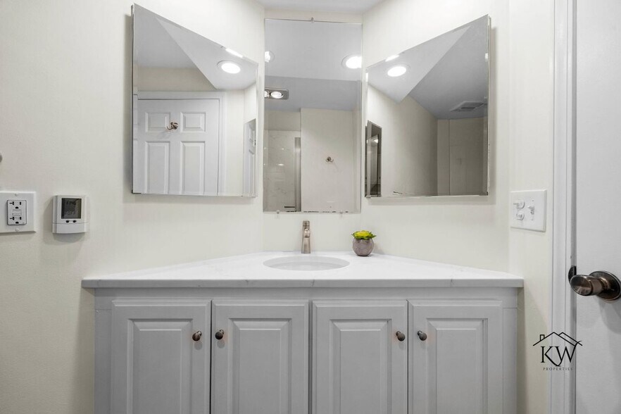 Building Photo - 46 Creek Ridge