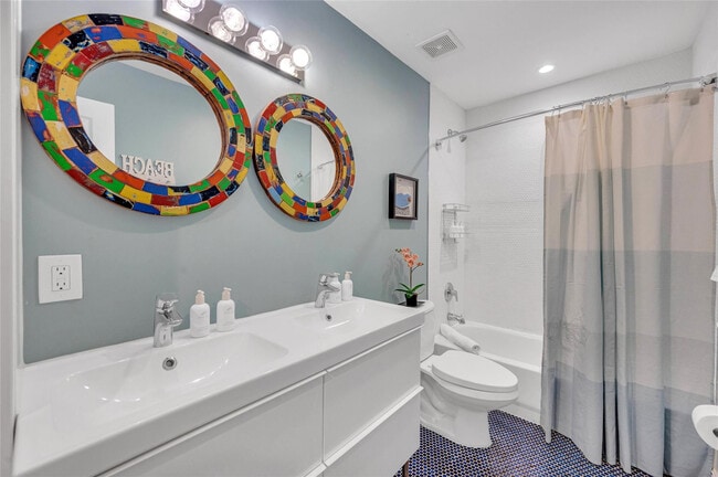 Building Photo - 3316 NE 16th St