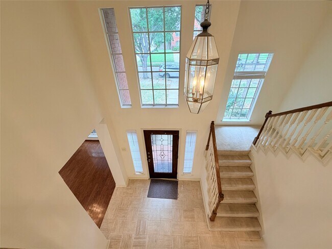 Building Photo - 3306 Vista Lake Dr