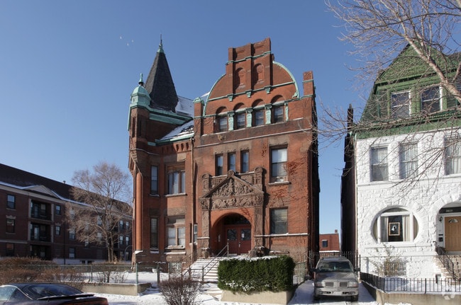 Building Photo - 3654 S King Dr