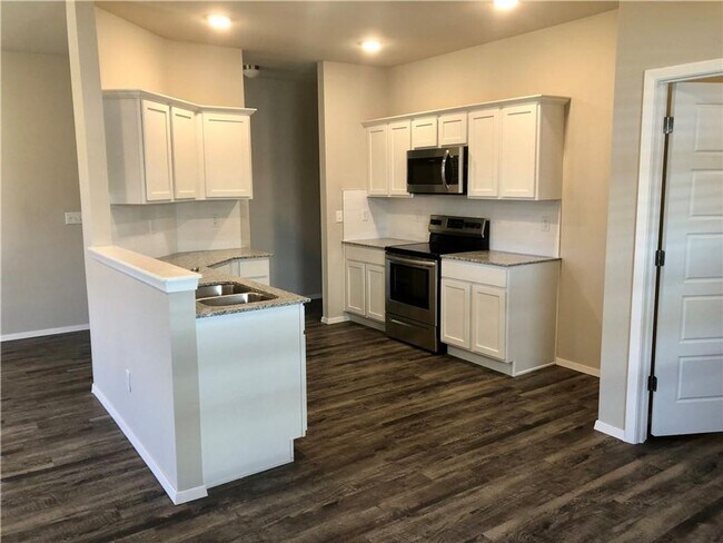 Building Photo - Fayetteville home | 3bed 2bath