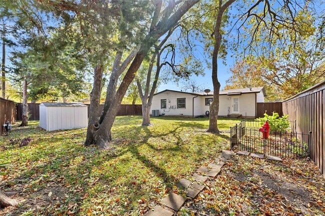 Building Photo - 10506 Sandra Lynn Dr