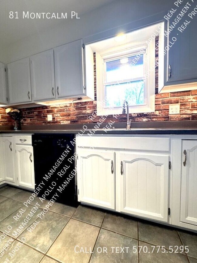 Building Photo - 81 Montcalm Pl