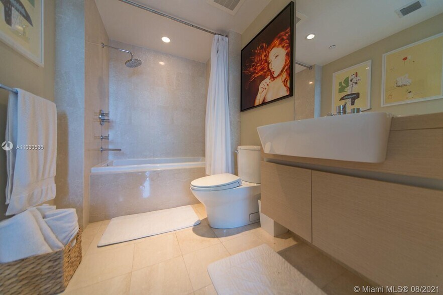 Building Photo - 200 Biscayne Boulevard Way