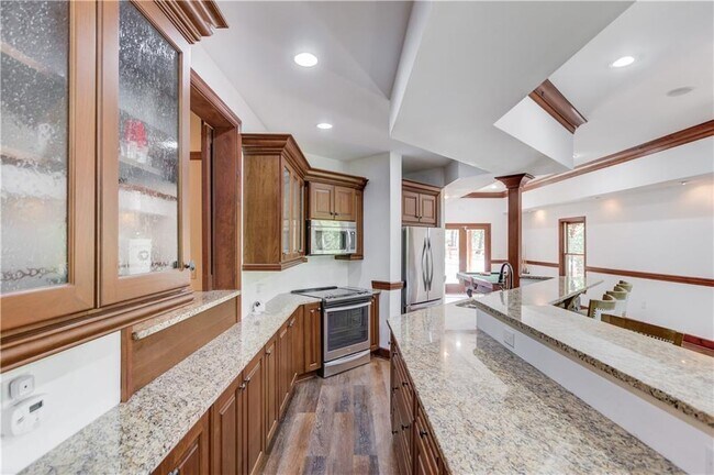 Building Photo - 2870 Roanoke Rd