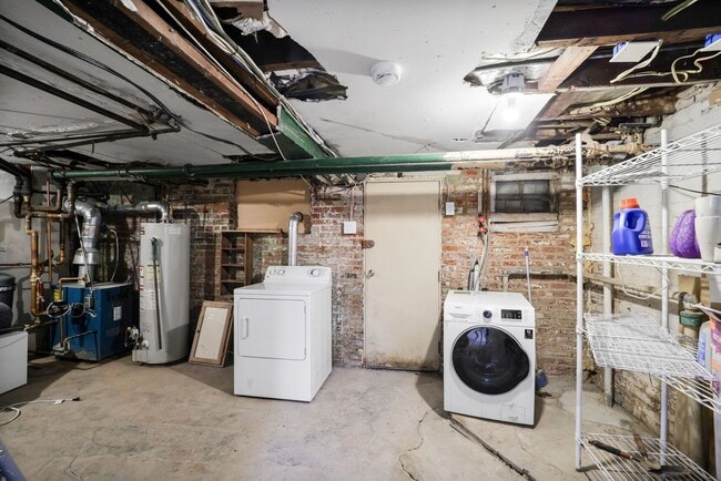 Building Photo - Sapcious Renovated Mt. Pleasant Home with ...
