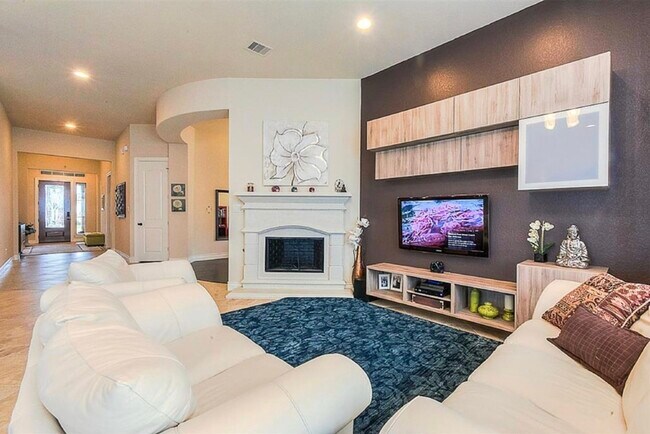 Building Photo - 2302 Falcon Brook Dr
