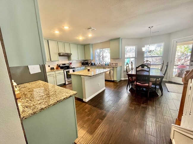 Building Photo - 21106 El Suelo Bueno