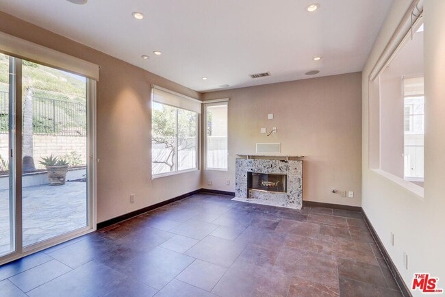 Building Photo - 3145 White Cedar Pl