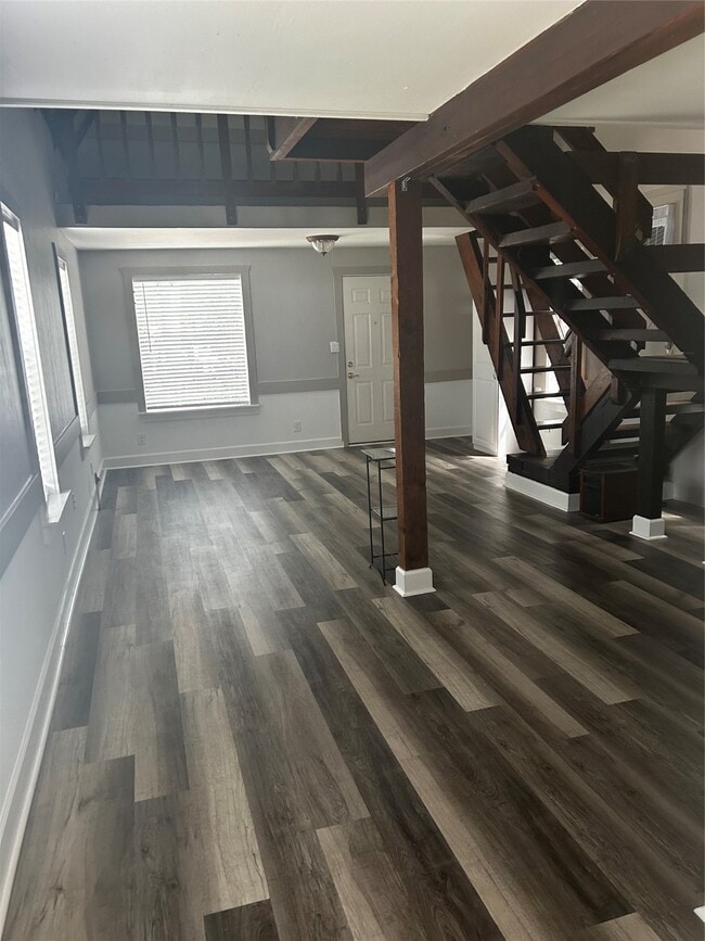 Building Photo - 17809 Bamwood Rd