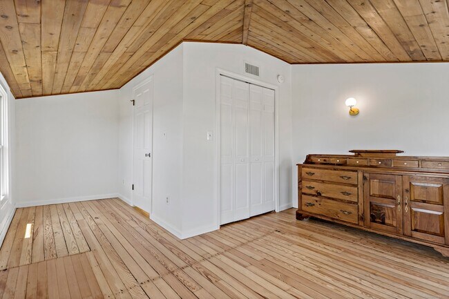 Building Photo - 14 2nd Ave