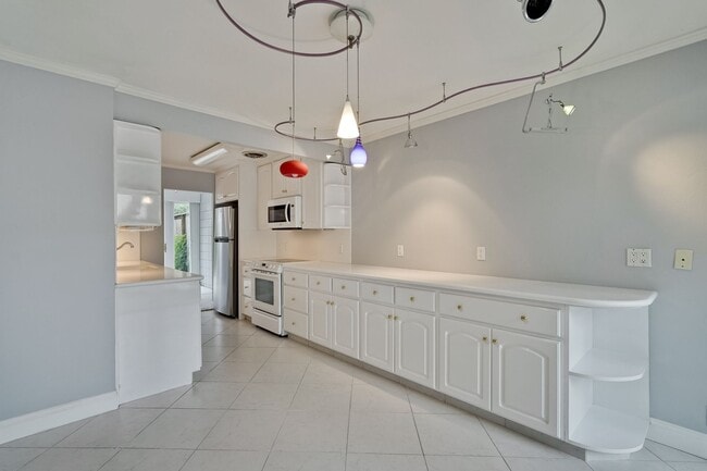 Building Photo - Welcome Home!!! Great Santa Clara Pomeroy ...