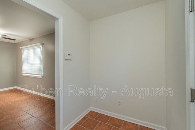 Building Photo - 250 Brooks Dr