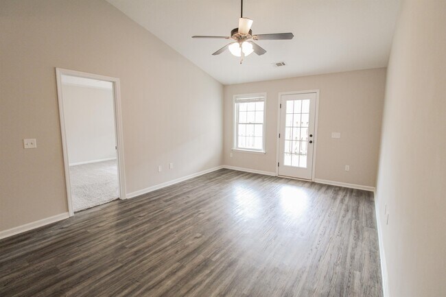 Building Photo - 562 Deerchase Ct