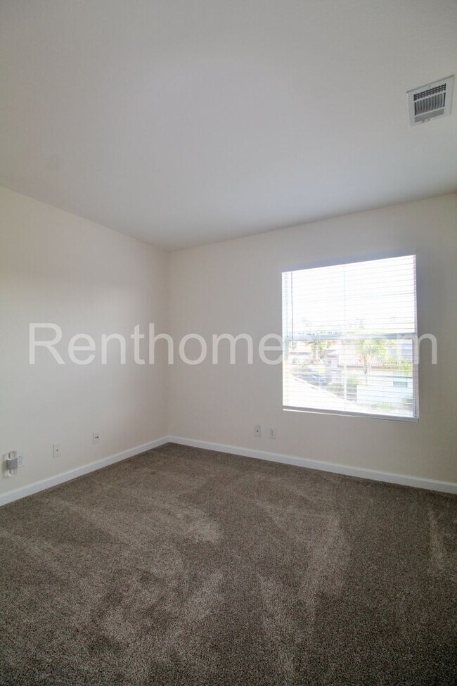 Building Photo - 1120 Camino Del Rey