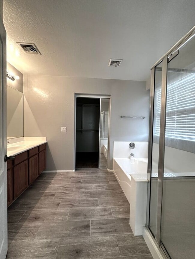 Building Photo - 4BEDROOM/2.5 BATH Lovely San Tan Home!!