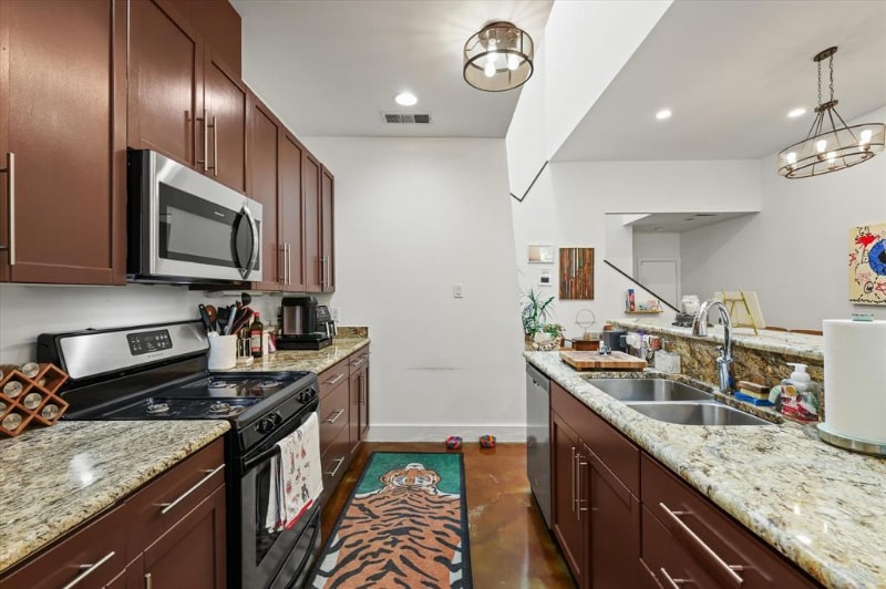 Building Photo - 3707 Commerce St