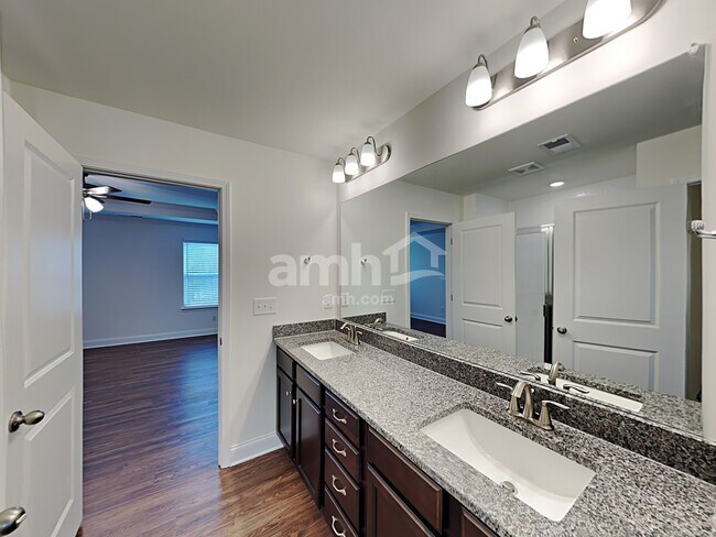 Building Photo - 6201 Bridlewood Ln