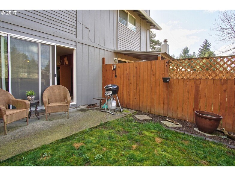 Building Photo - 3875 NW Chemult Pl