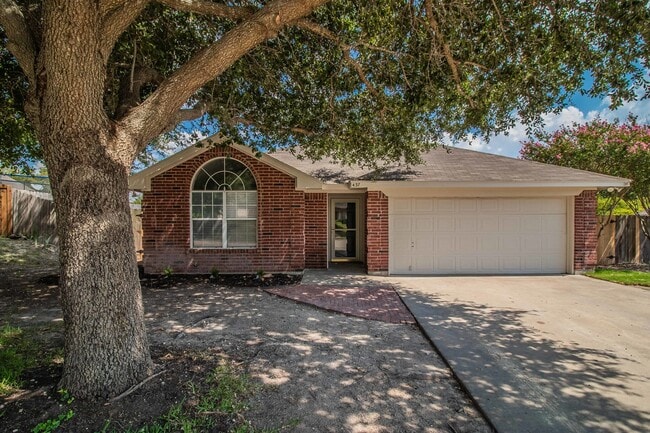 Building Photo - 437 Hillside Dr